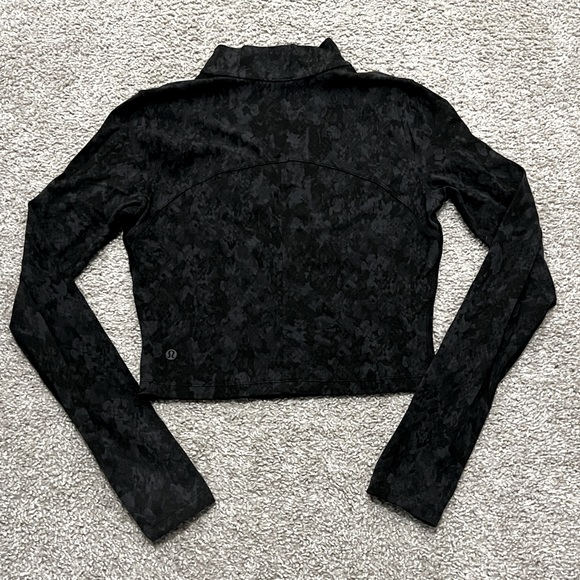 FEATURED: LN Lululemon Long Sleeve Turtleneck - Picture 2 of 3